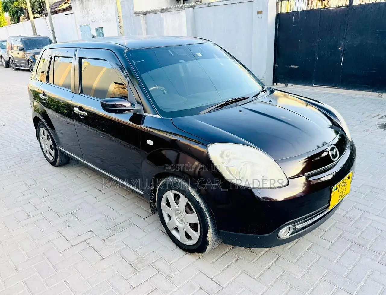 Mazda Verisa 2010 Maroon
