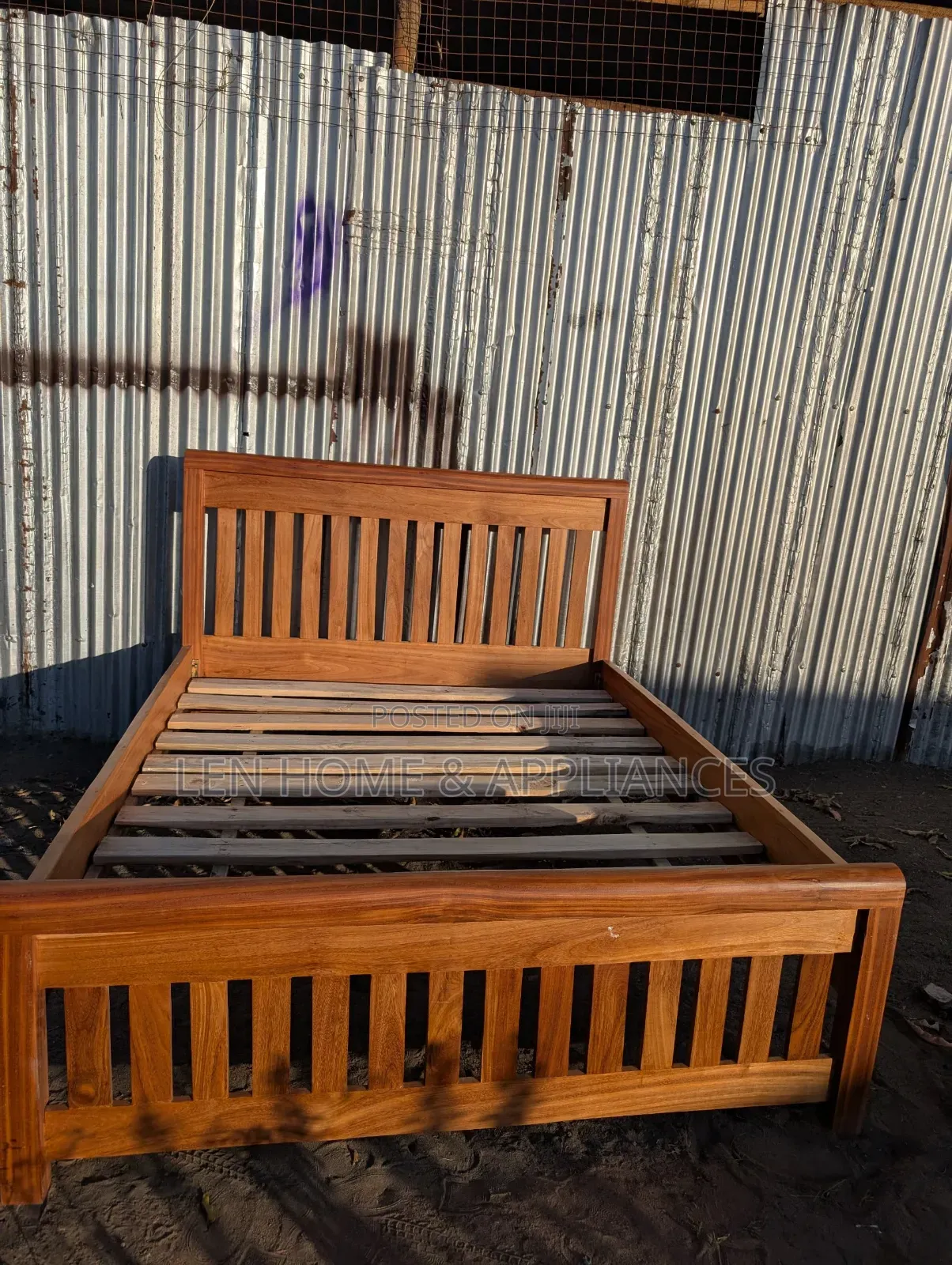 Bed 5/6 Color Brown