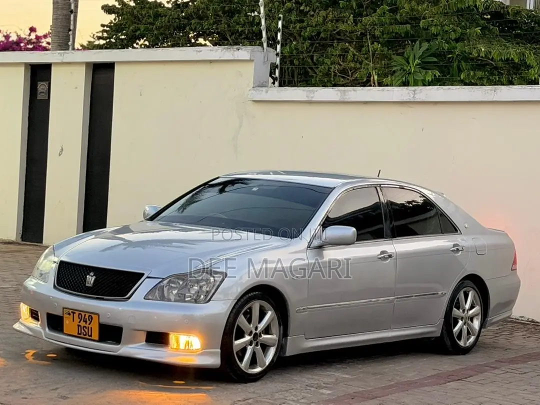 Toyota Crown 2006 Silver