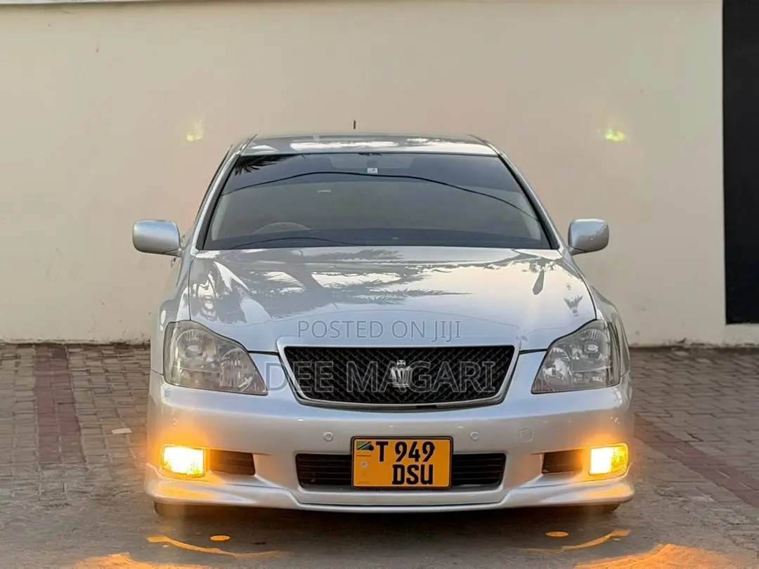Toyota Crown 2006 Silver
