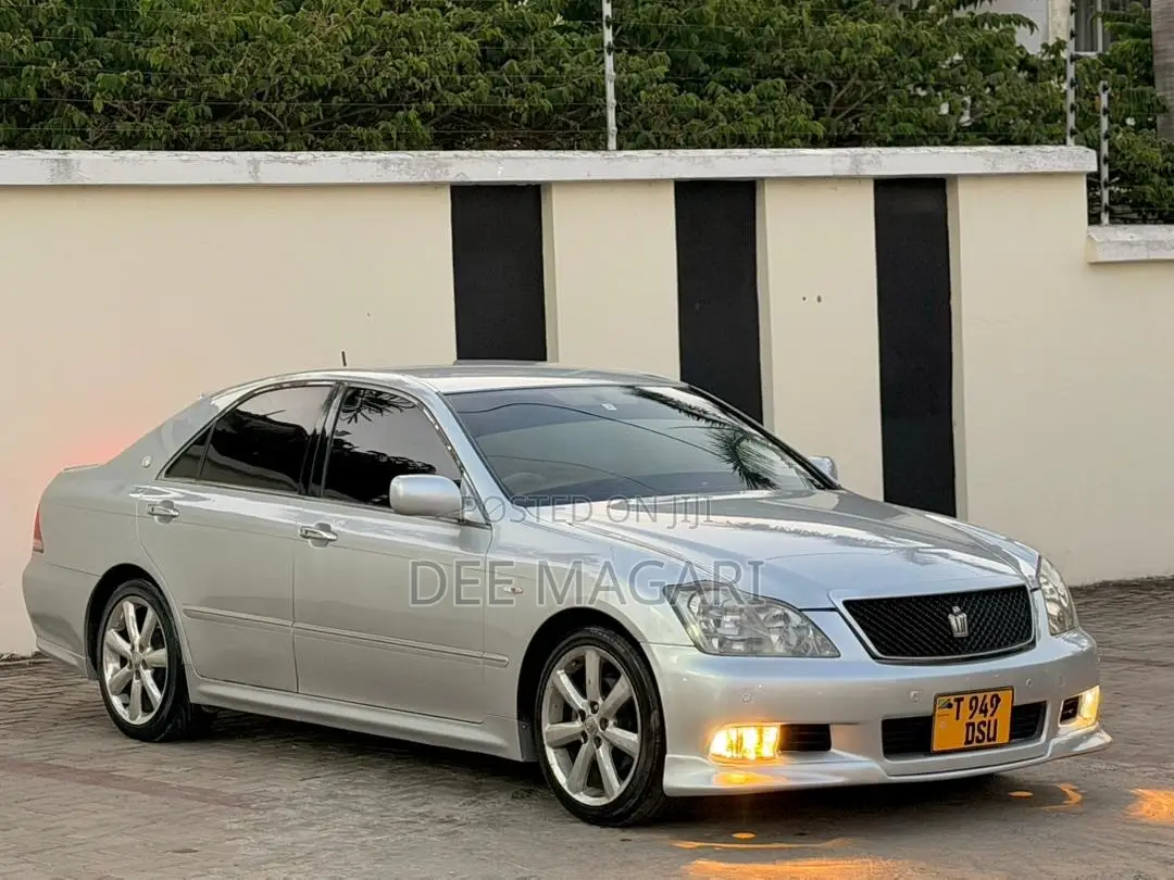 Toyota Crown 2006 Silver