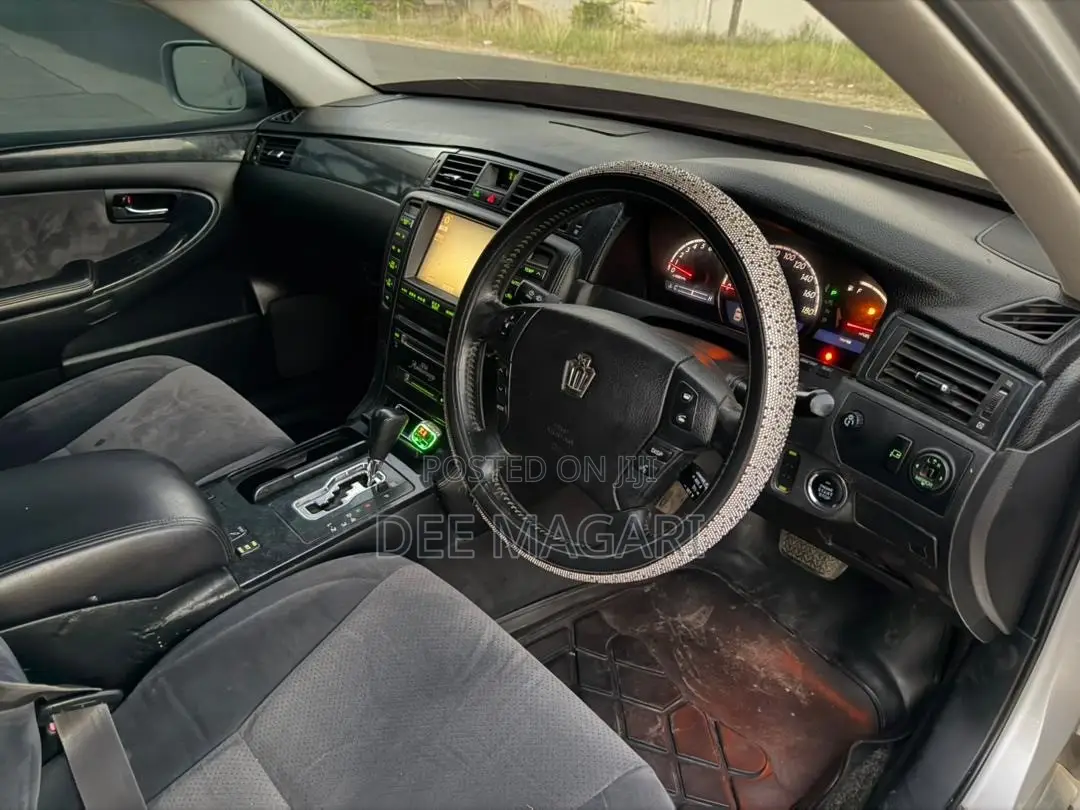 Toyota Crown 2006 Silver