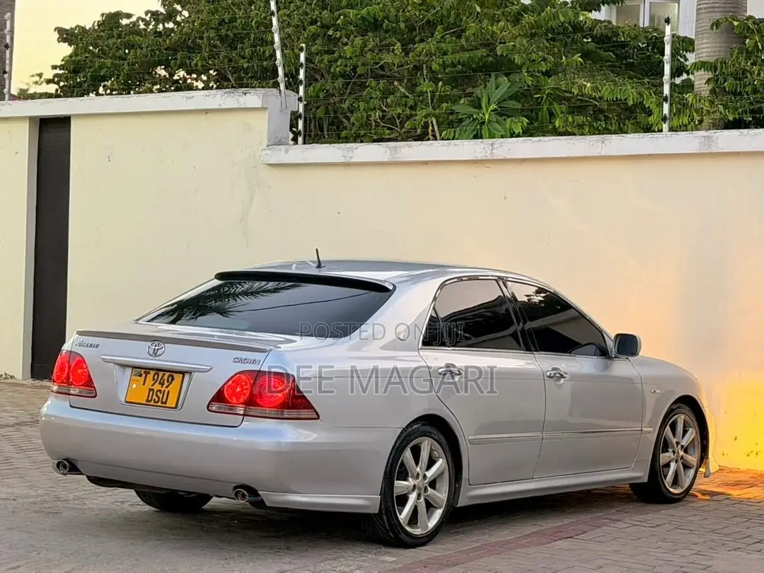 Toyota Crown 2006 Silver