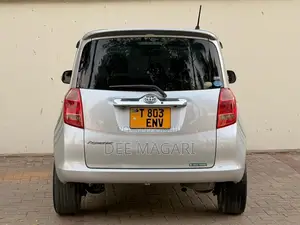 Toyota Ractis 2008 Silver