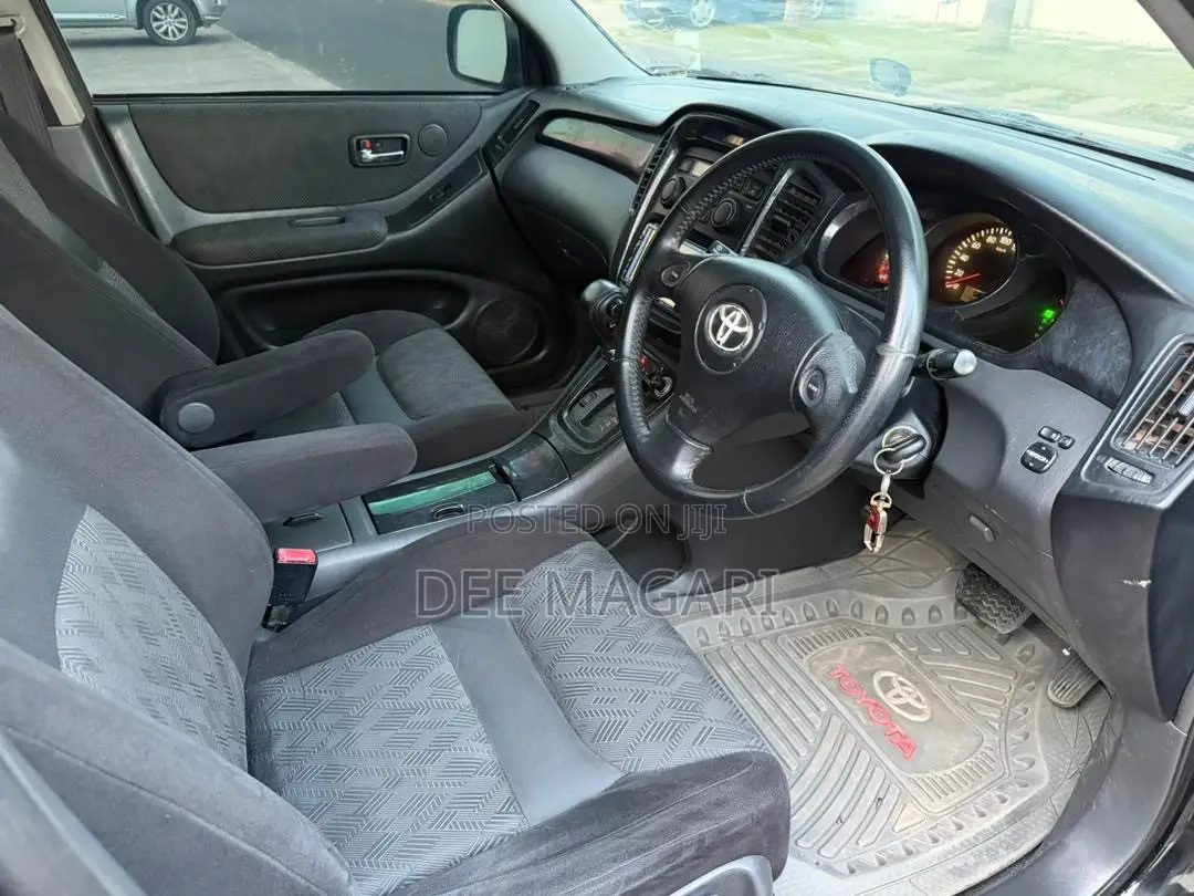 Toyota Kluger 2004 Black
