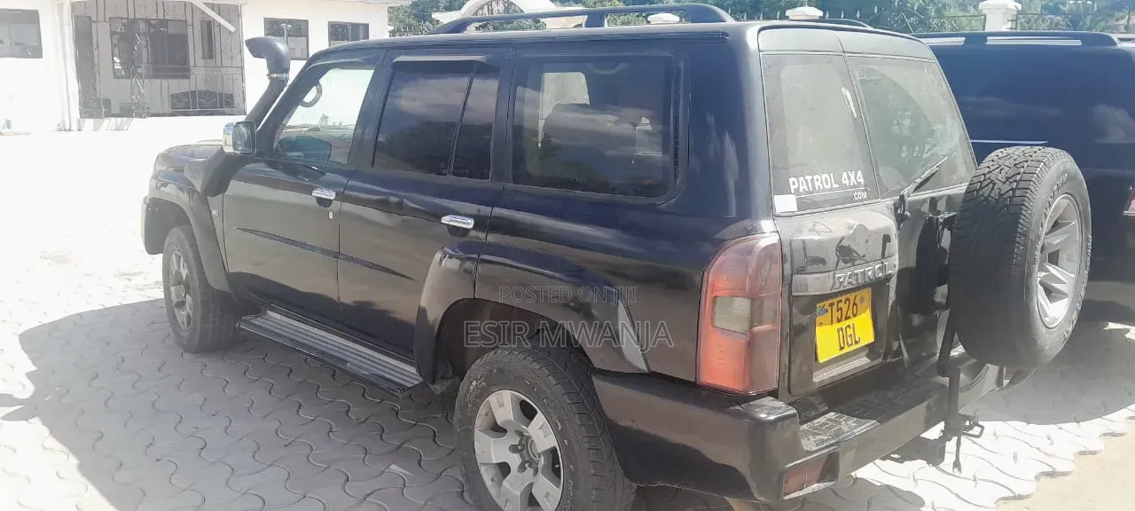 Nissan Patrol 2009 Black