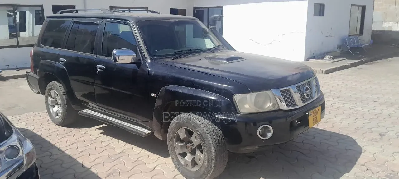 Nissan Patrol 2009 Black
