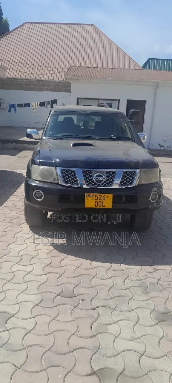 Nissan Patrol 2009 Black