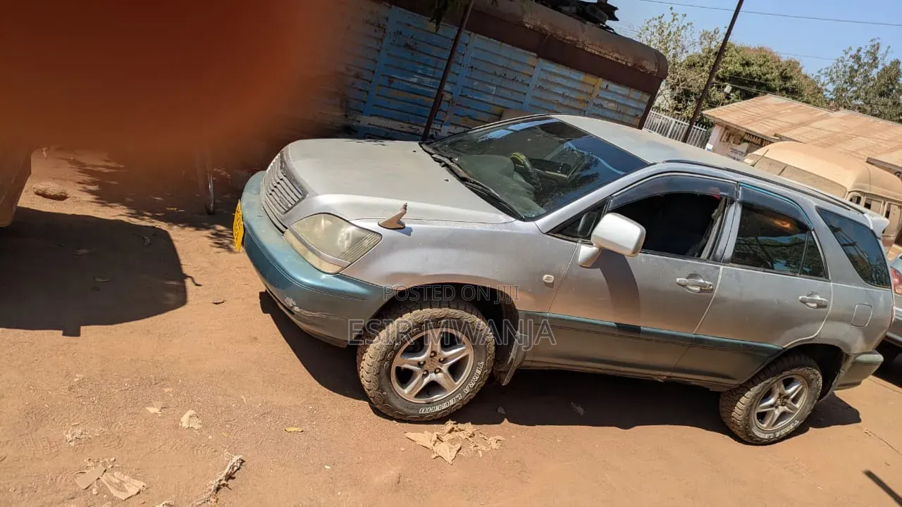 Toyota Harrier 2000 Silver