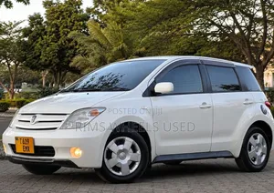 Toyota IST 2004 White