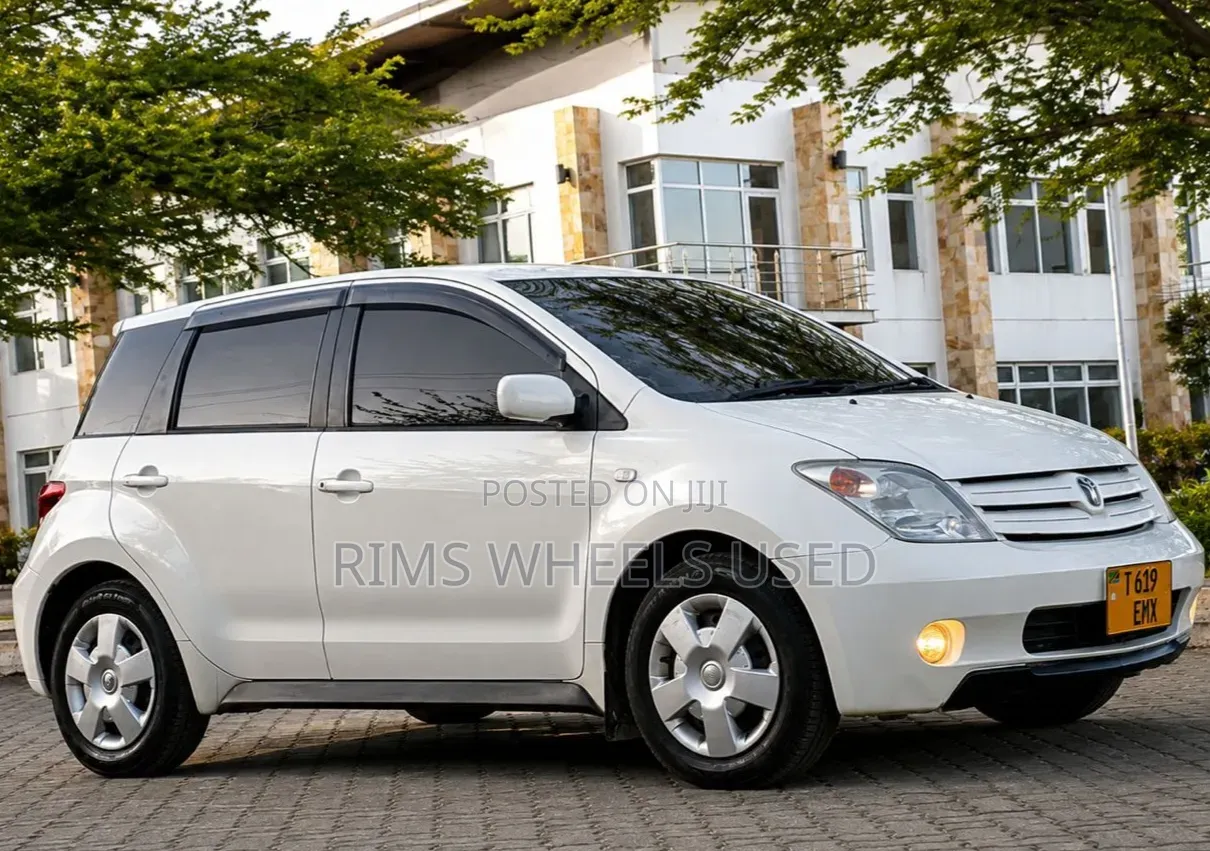 Toyota IST 2004 White