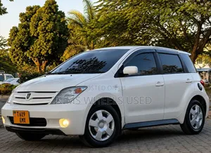 Toyota IST 2004 White