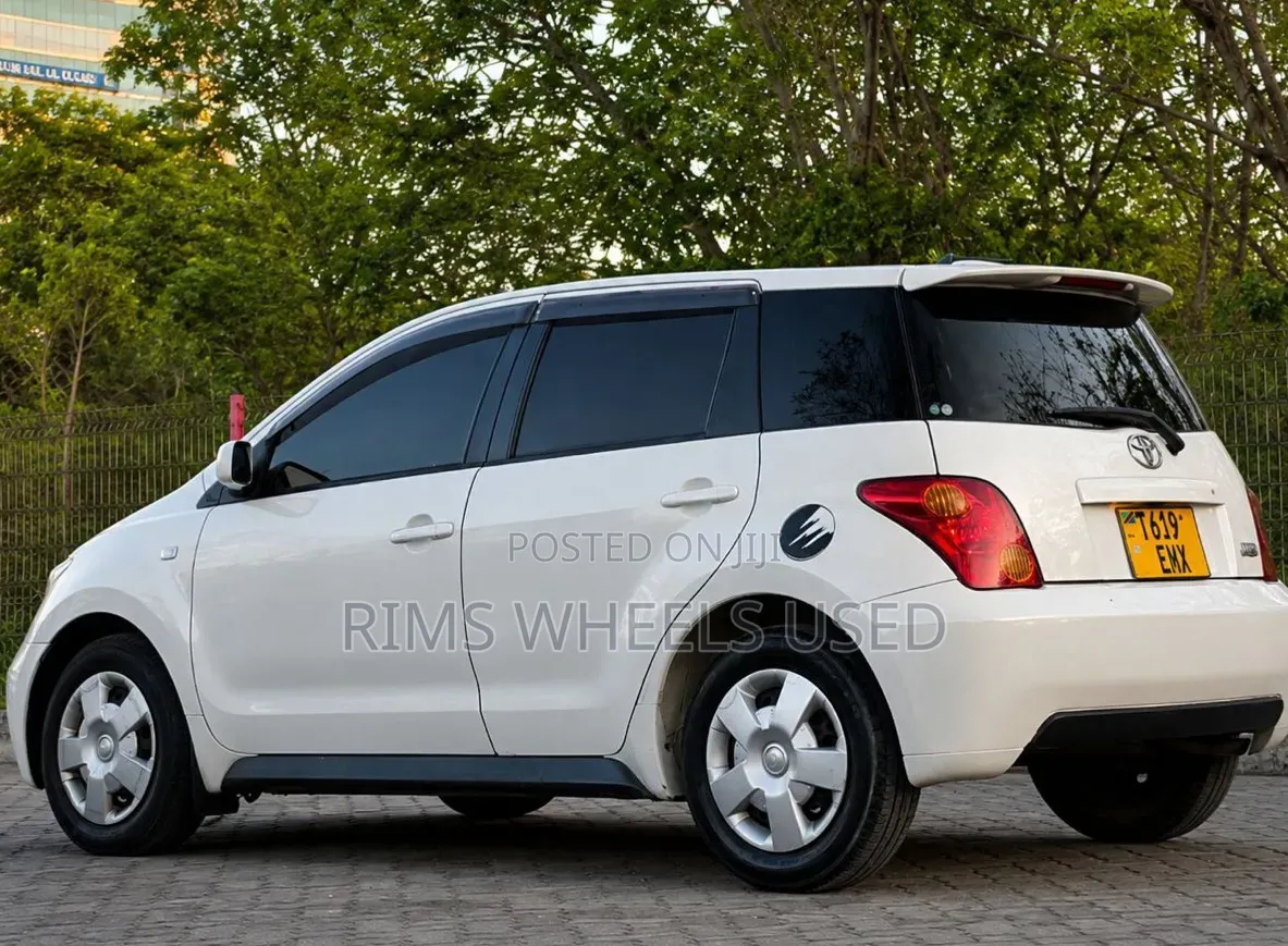Toyota IST 2004 White
