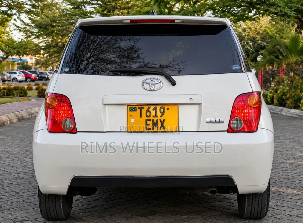 Toyota IST 2004 White