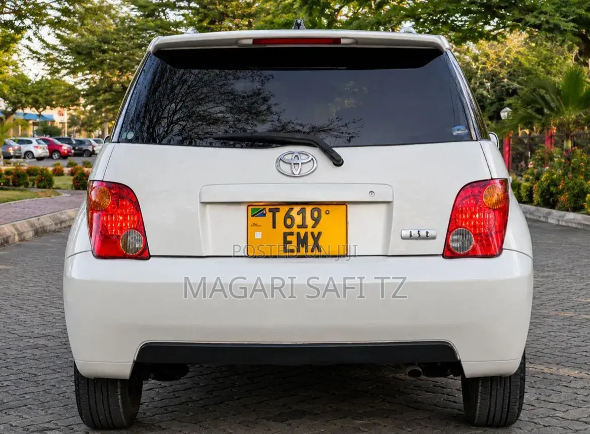 Toyota IST 2004 White