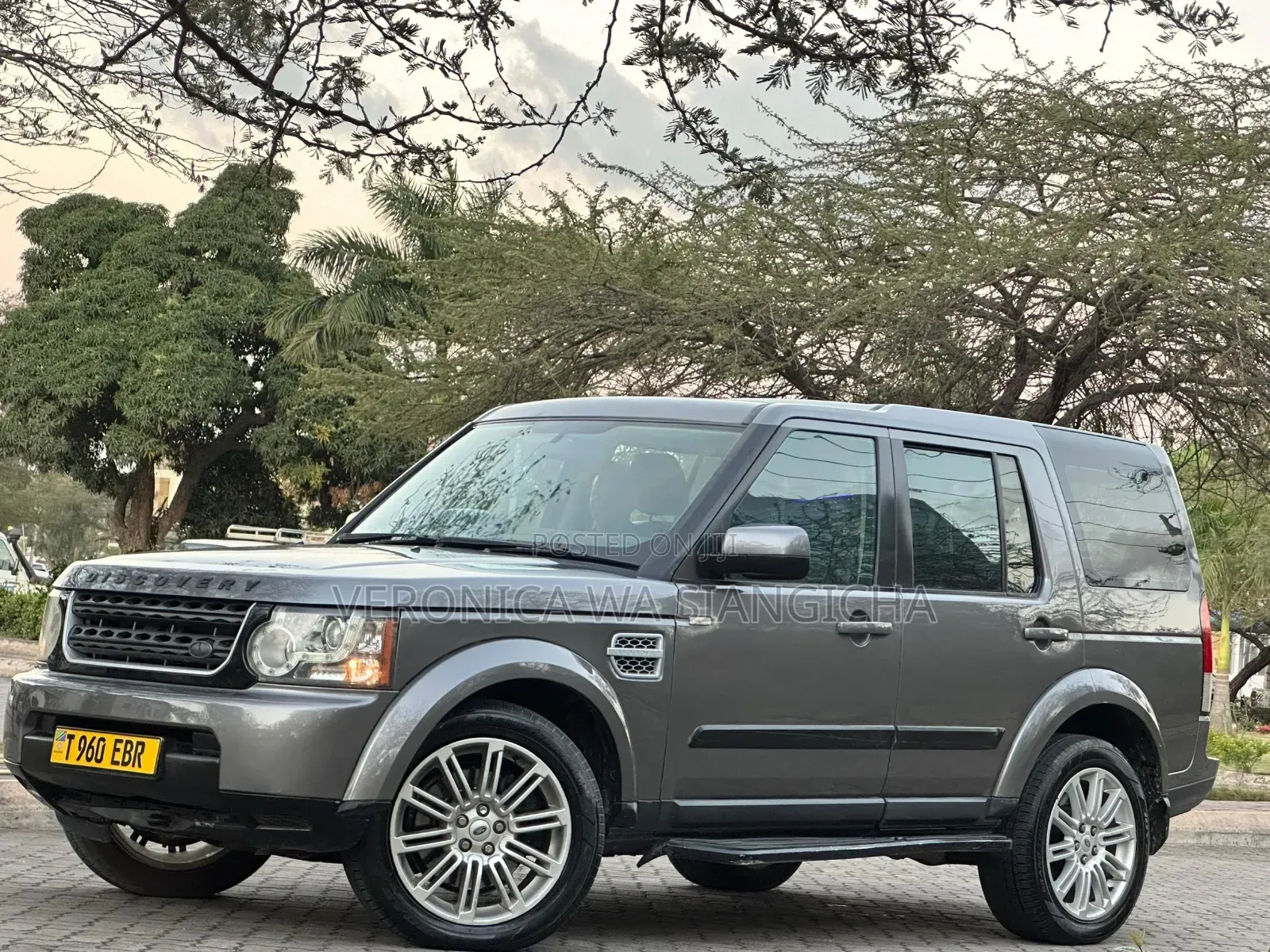 Land Rover Discovery 2011