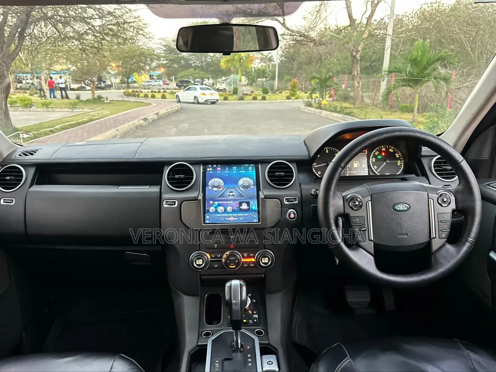 Land Rover Discovery 2011