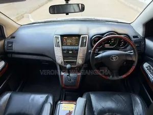 Toyota Harrier 2006 White