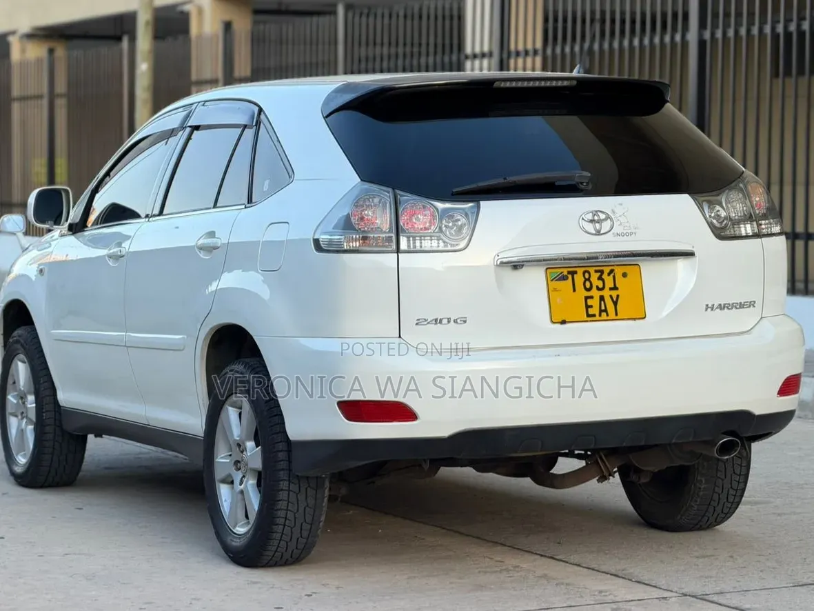 Toyota Harrier 2006 White
