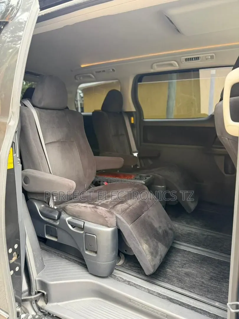 Toyota Vellfire 2011 Gray