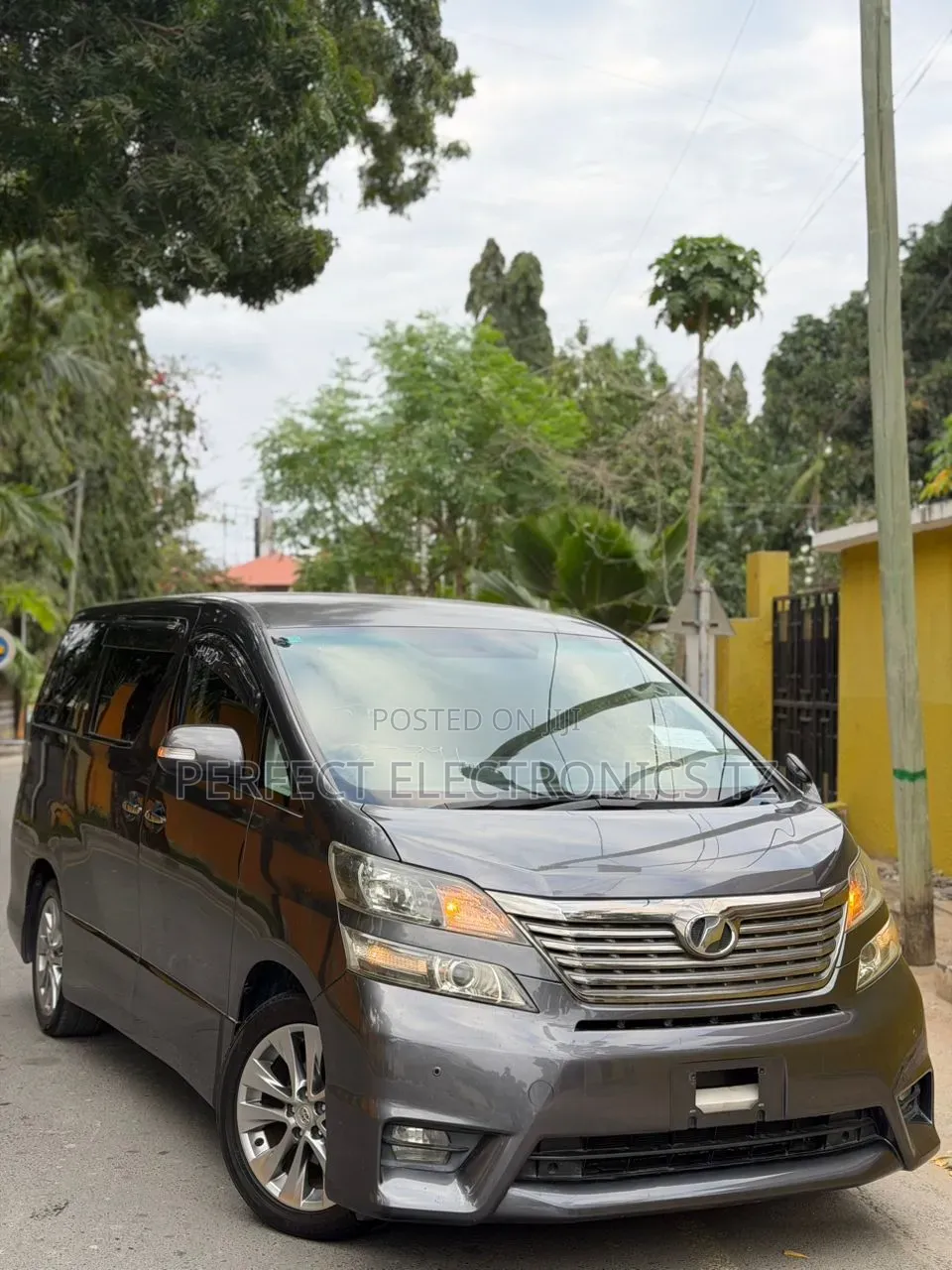 Toyota Vellfire 2011 Gray