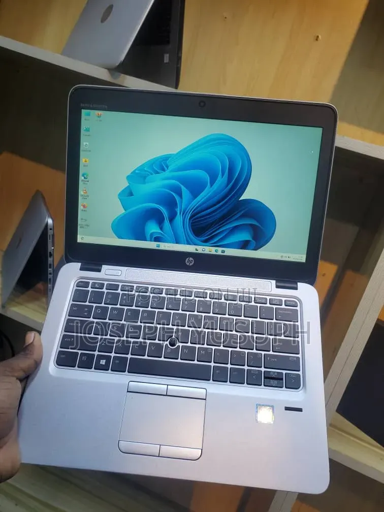 New Laptop HP EliteBook 820 G3 8GB Intel Core i5 SSD 256GB