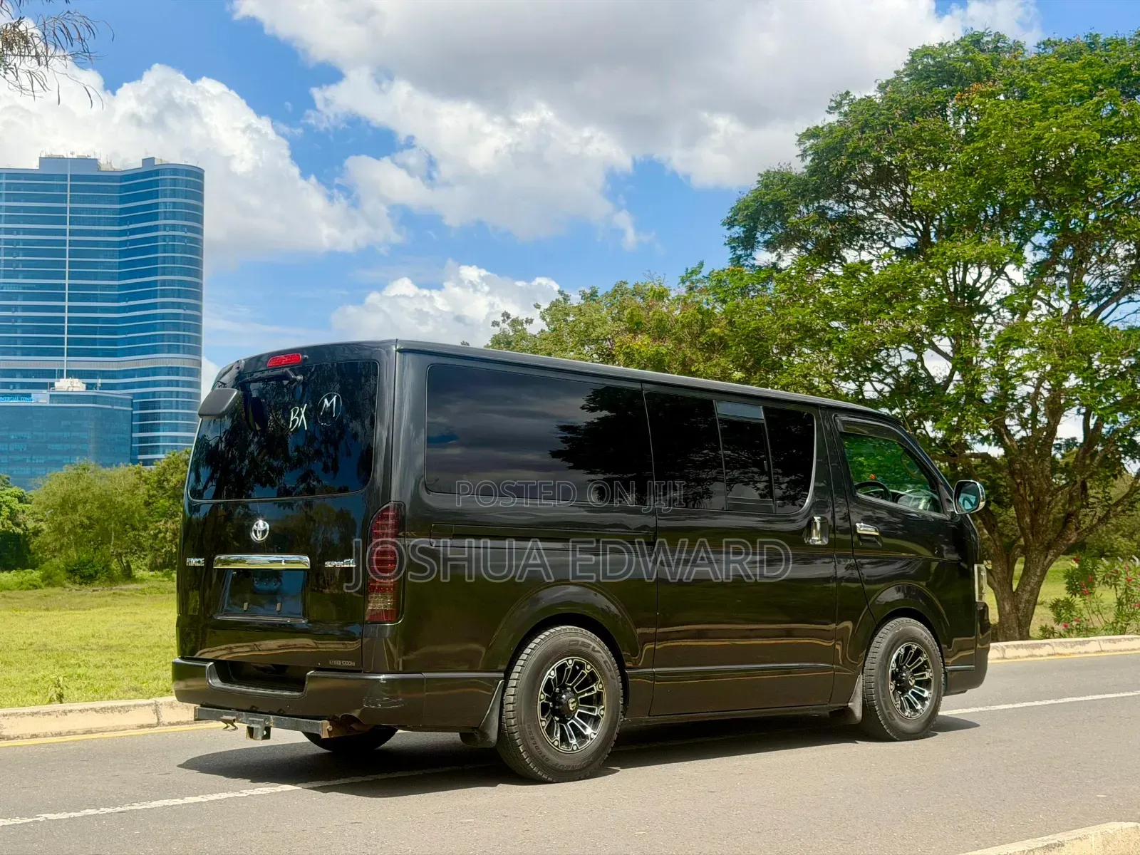 Toyota Grand HiAce 2002 Black
