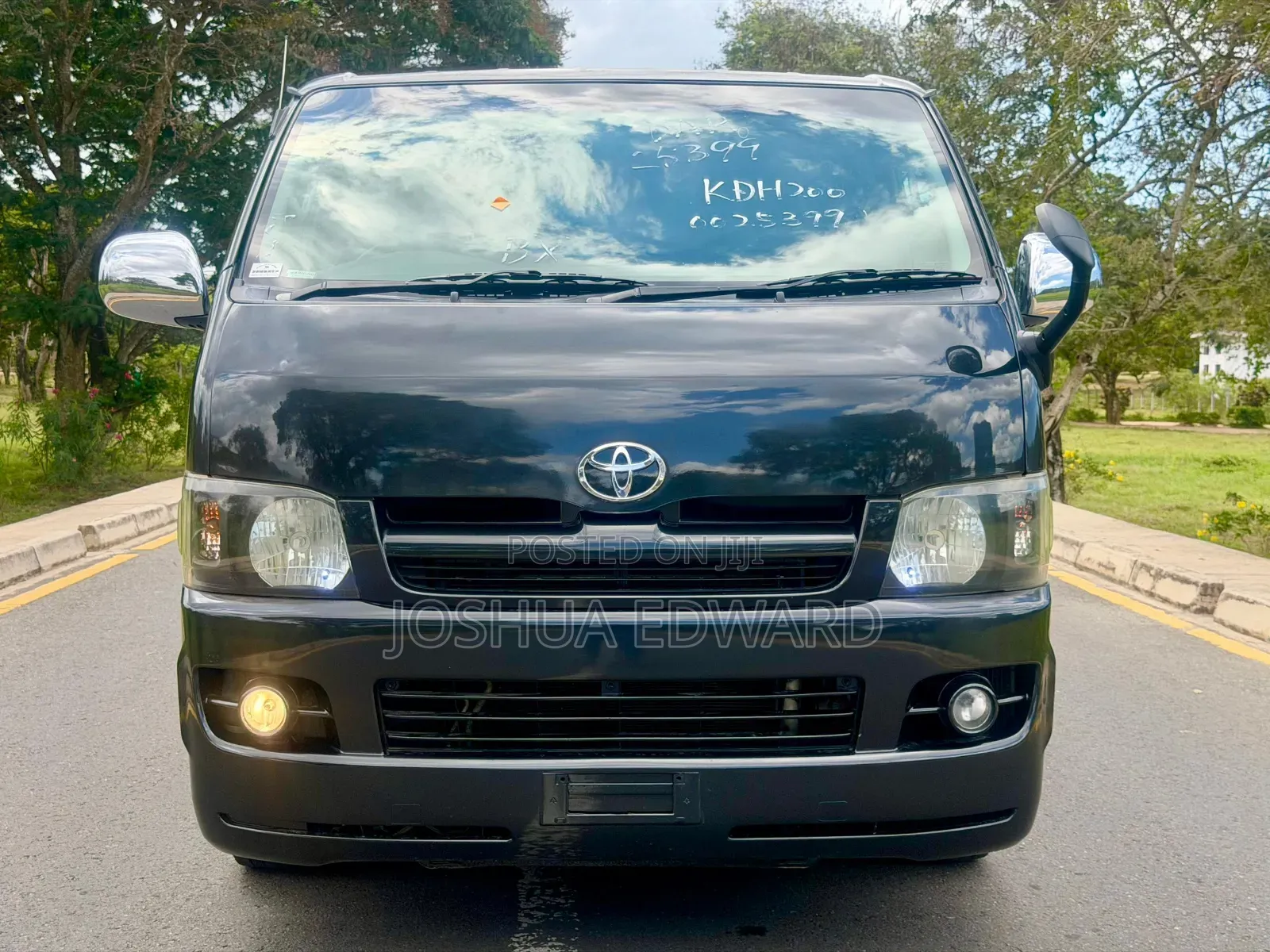 Toyota Grand HiAce 2002 Black