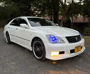 Toyota Crown 2006 White