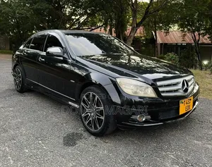 Mercedes-Benz C-Class 2011 Black