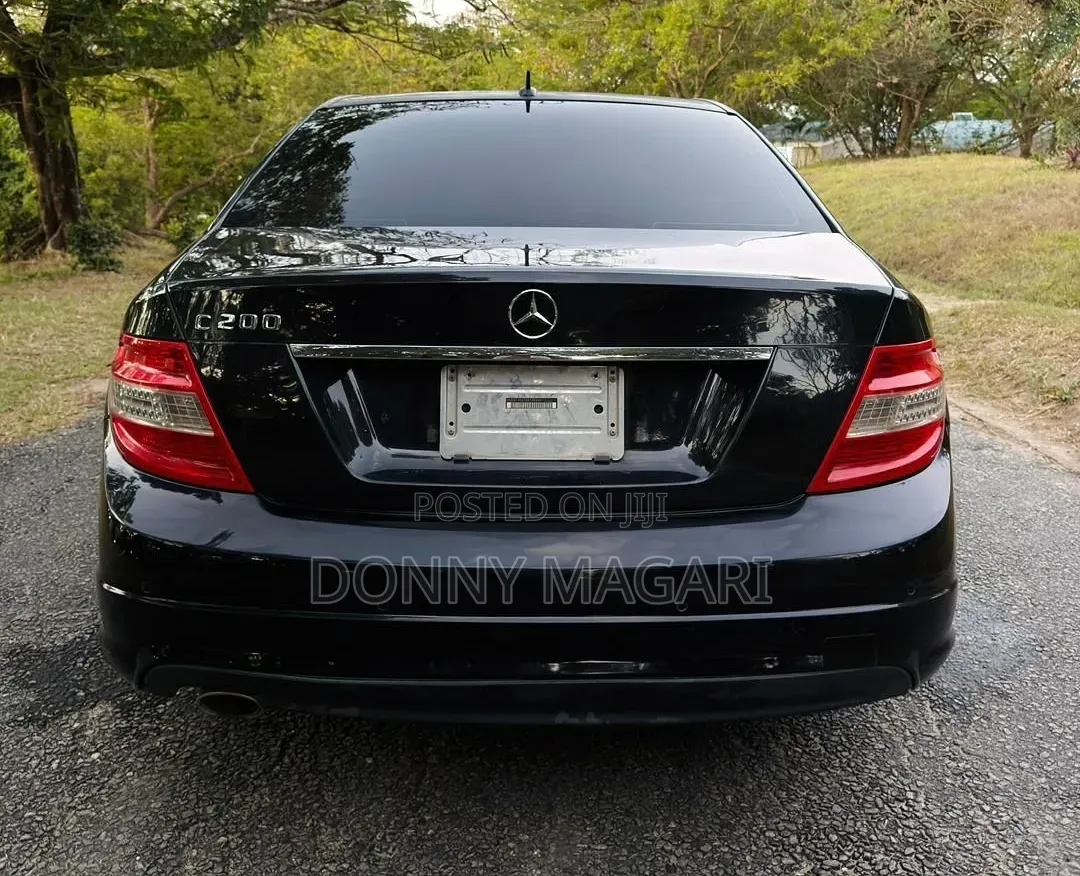 Mercedes-Benz C-Class 2011 Black
