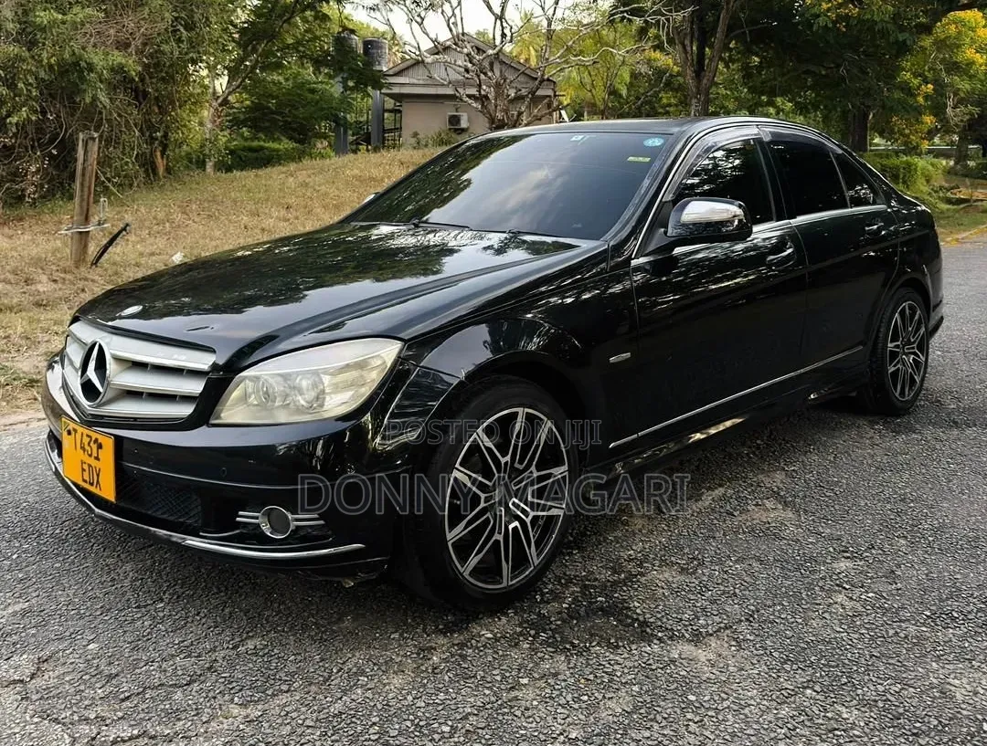 Mercedes-Benz C-Class 2011 Black