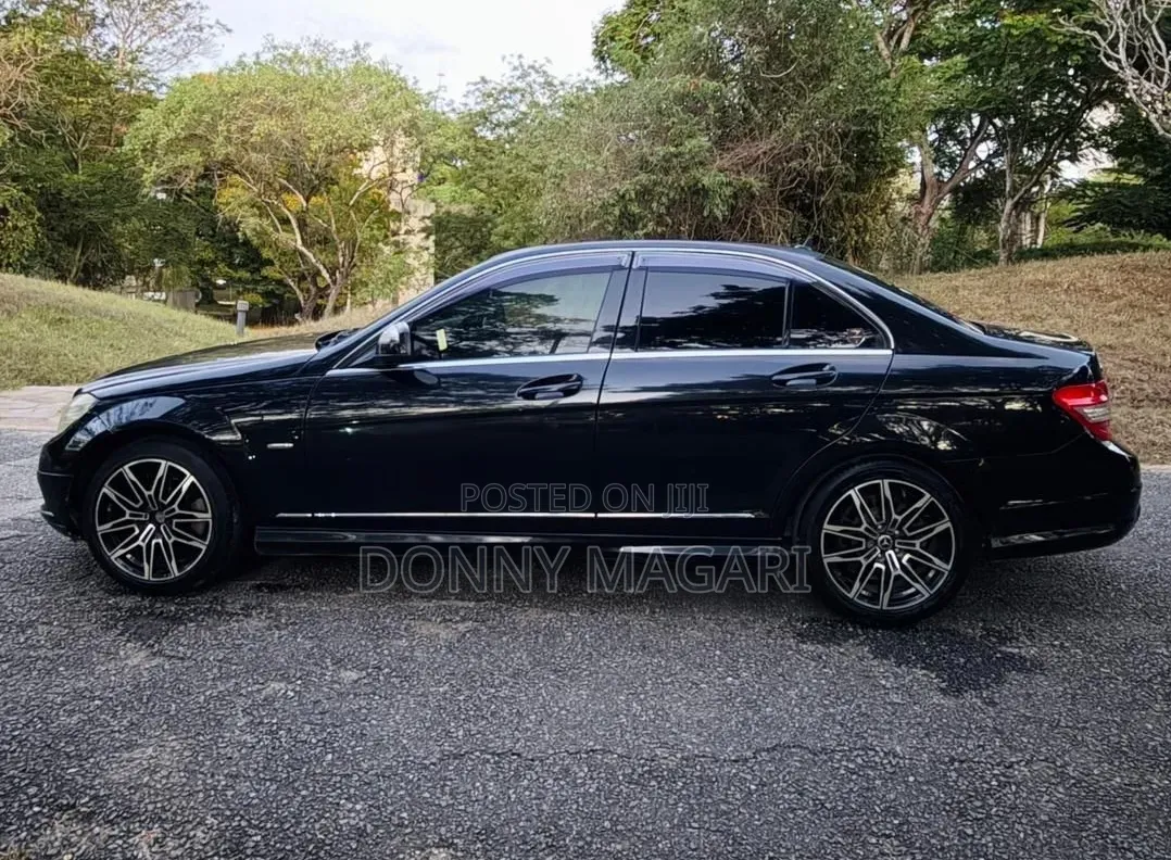 Mercedes-Benz C-Class 2011 Black