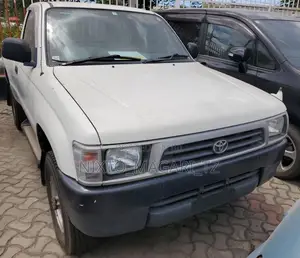 Toyota Hilux 2012 White