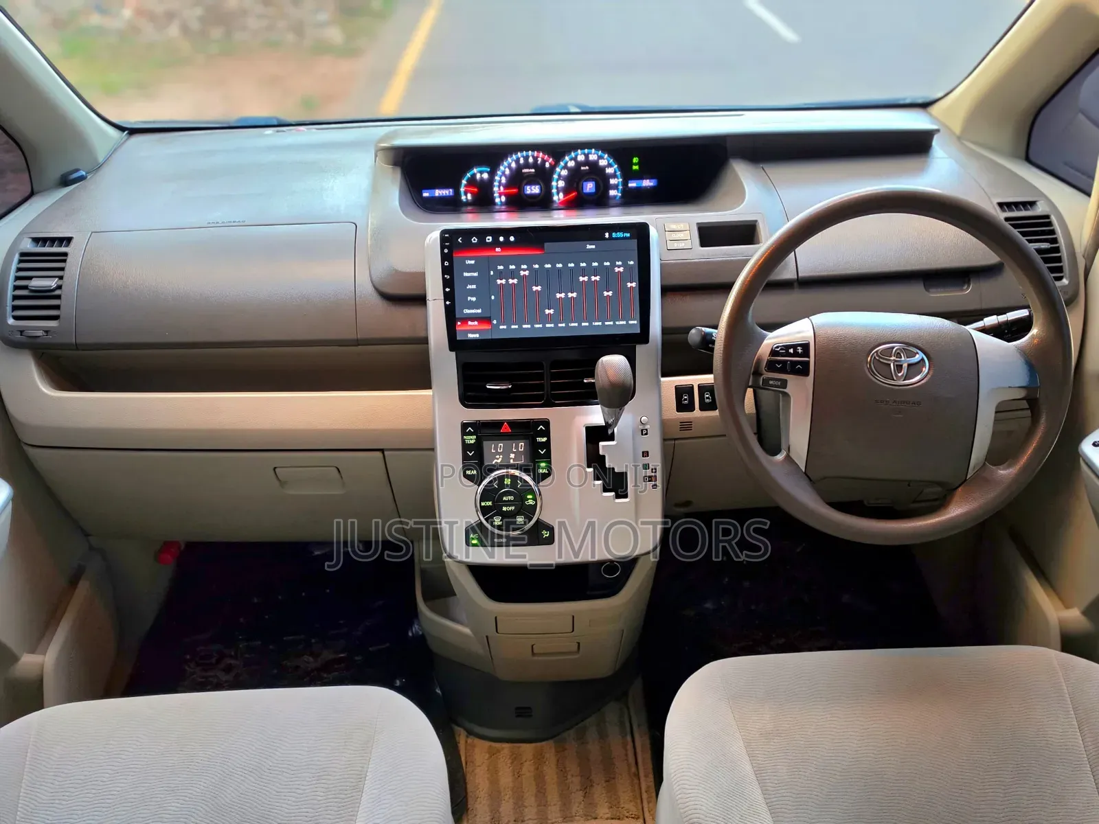 Toyota Noah 2010 Gray