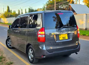 Toyota Noah 2010 Gray