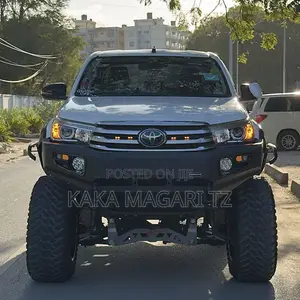 Toyota Hilux 2020 Purple