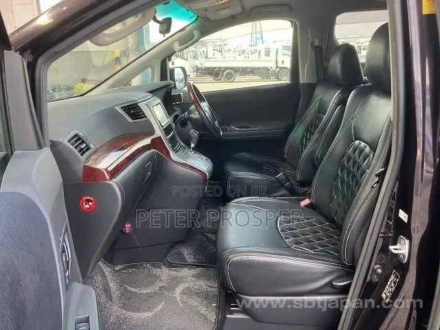 Toyota Vellfire X 2.4 FWD 8-Seater 2011 Purple