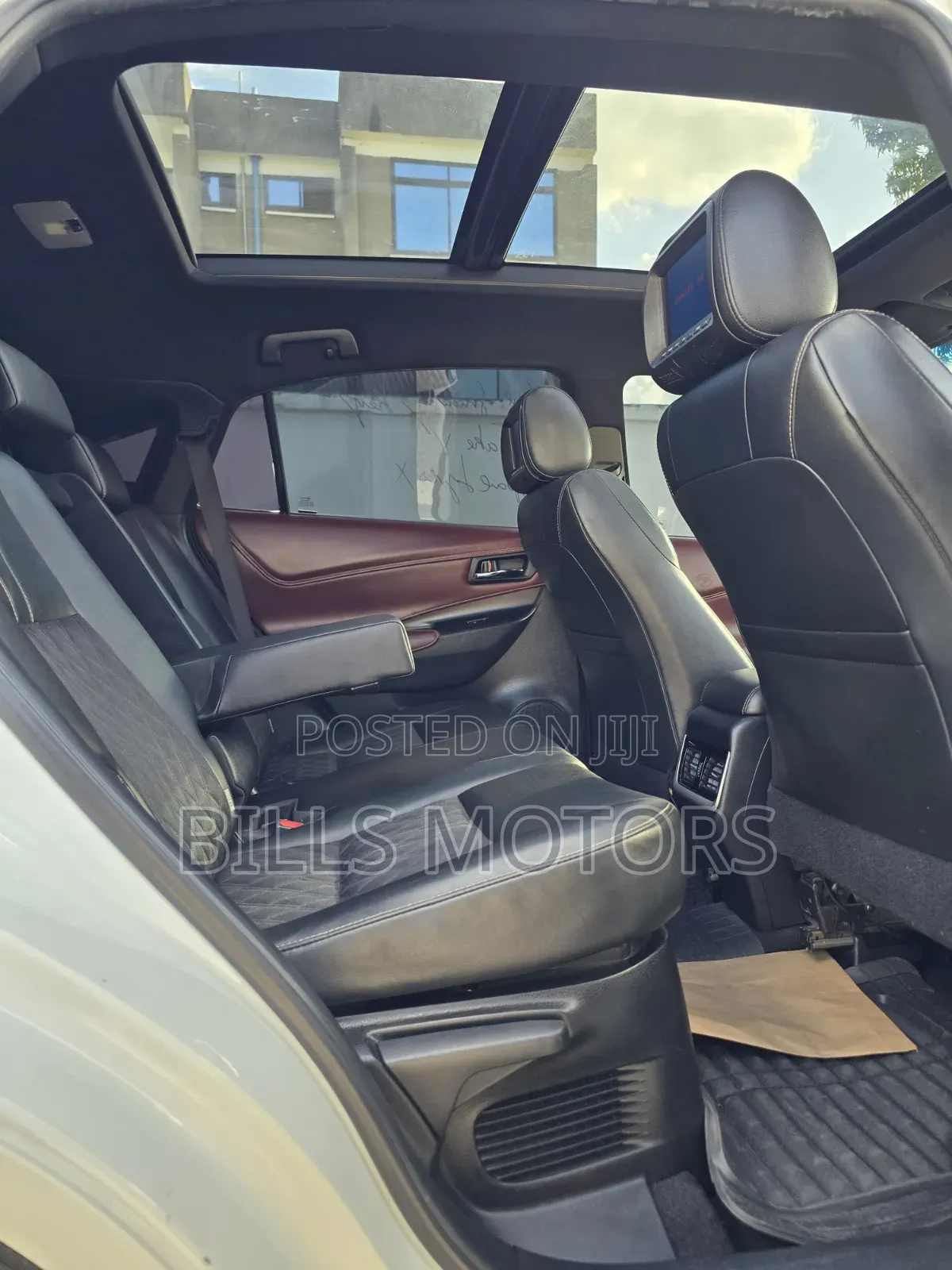 Toyota Harrier 2.0 4WD 2015 White