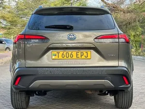 Toyota Corolla Cross 2025 Burgundy