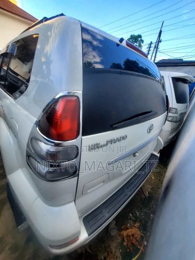 Toyota Land Cruiser Prado 2006 White