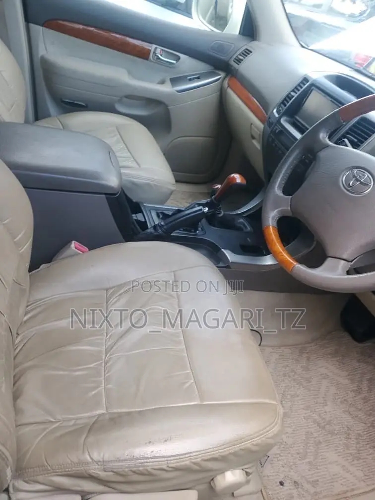 Toyota Land Cruiser Prado 2006 White