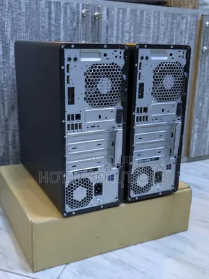 Desktop Computer HP 400 G7 8GB Intel Xeon HDD 500GB