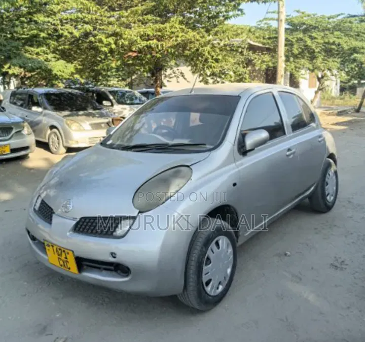 Nissan March 2013 Silver