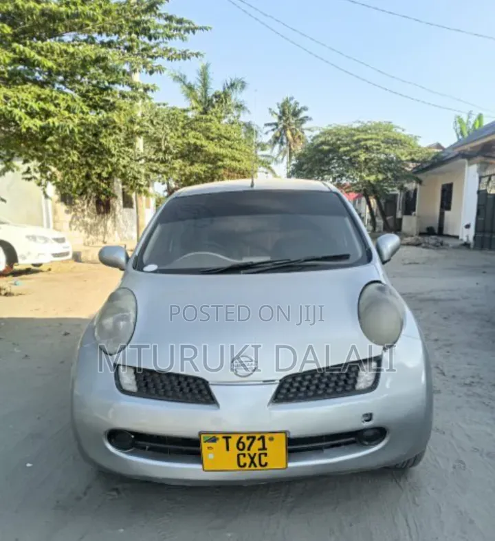 Nissan March 2013 Silver