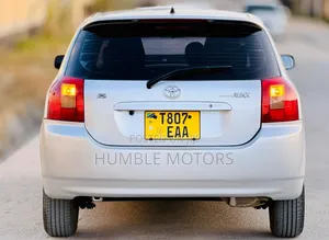 Toyota Corolla RunX 2002 Silver