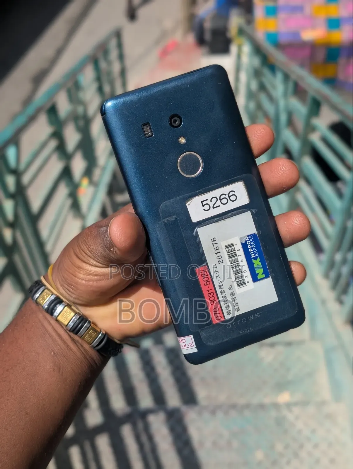 Fujitsu Arrow Be3 F-02L 32 GB Blue