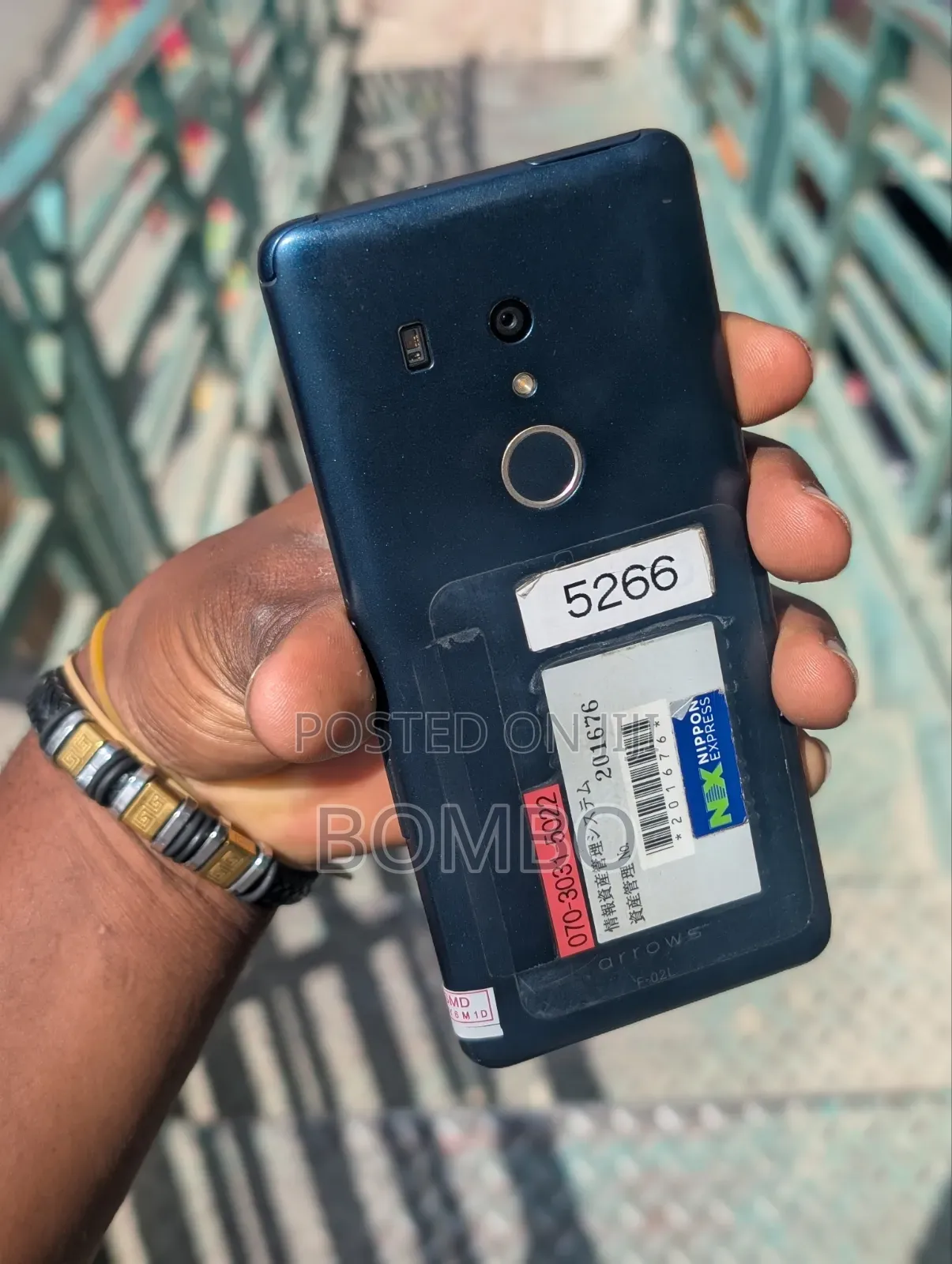 Fujitsu Arrow Be3 F-02L 32 GB Blue