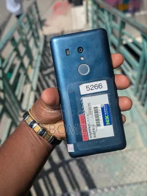Fujitsu Arrow Be3 F-02L 32 GB Blue