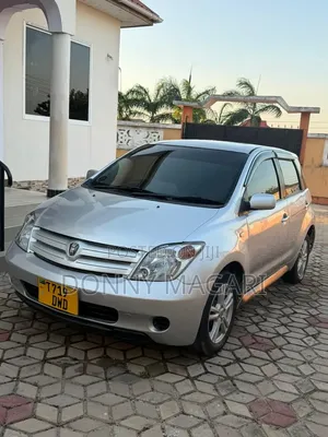 Toyota IST 2005 Silver